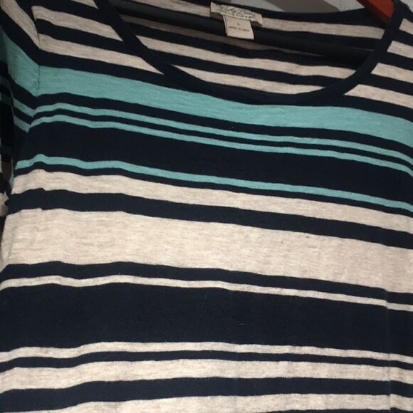 3/$15 Lucky Brand 3/4 Tee - Picture 5 of 5